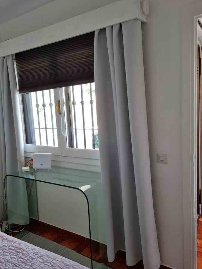 פואנגירולה Comfortable One Bedroom Apartment מראה חיצוני תמונה