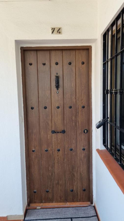 פואנגירולה Comfortable One Bedroom Apartment מראה חיצוני תמונה