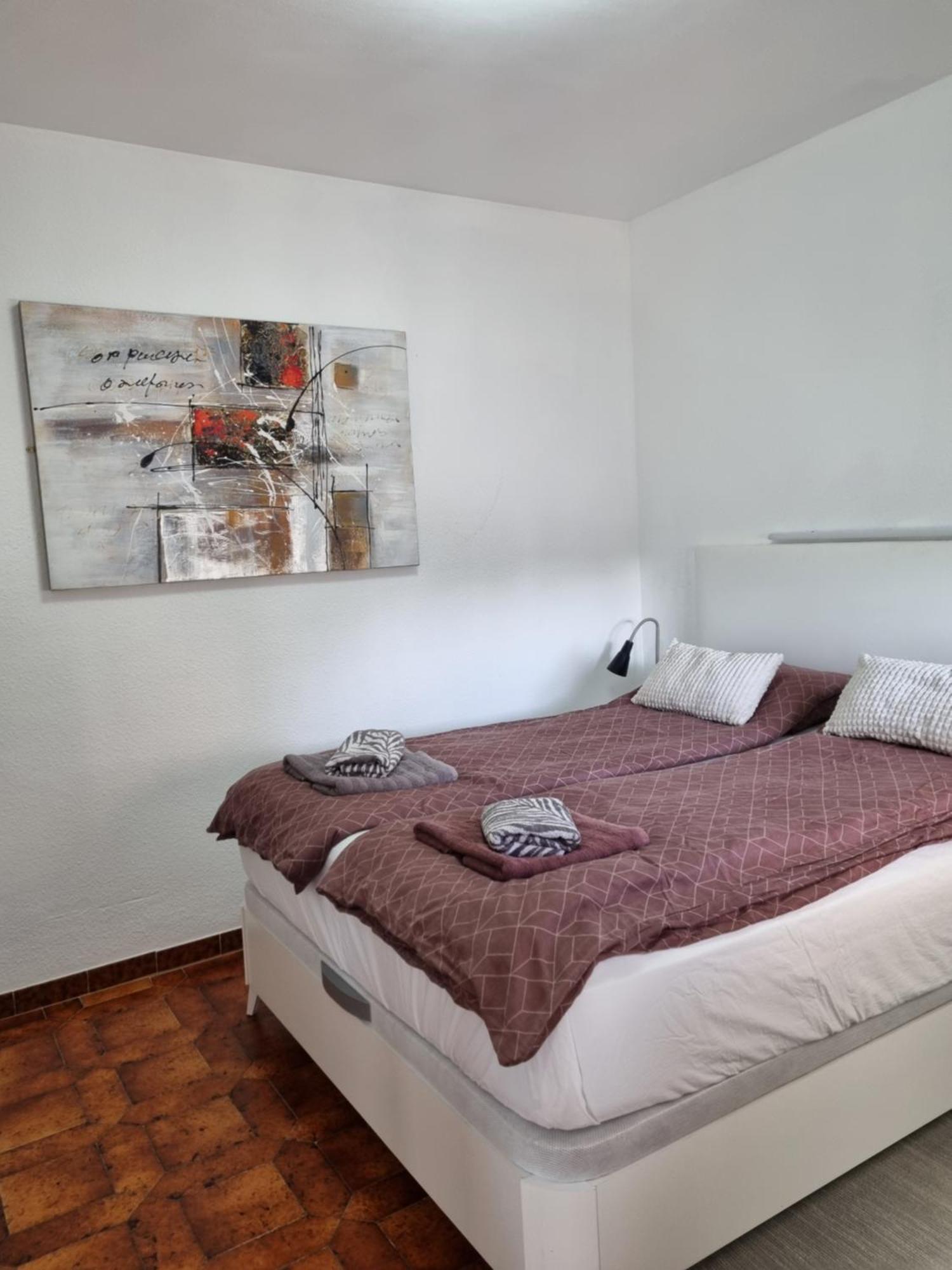 פואנגירולה Comfortable One Bedroom Apartment מראה חיצוני תמונה
